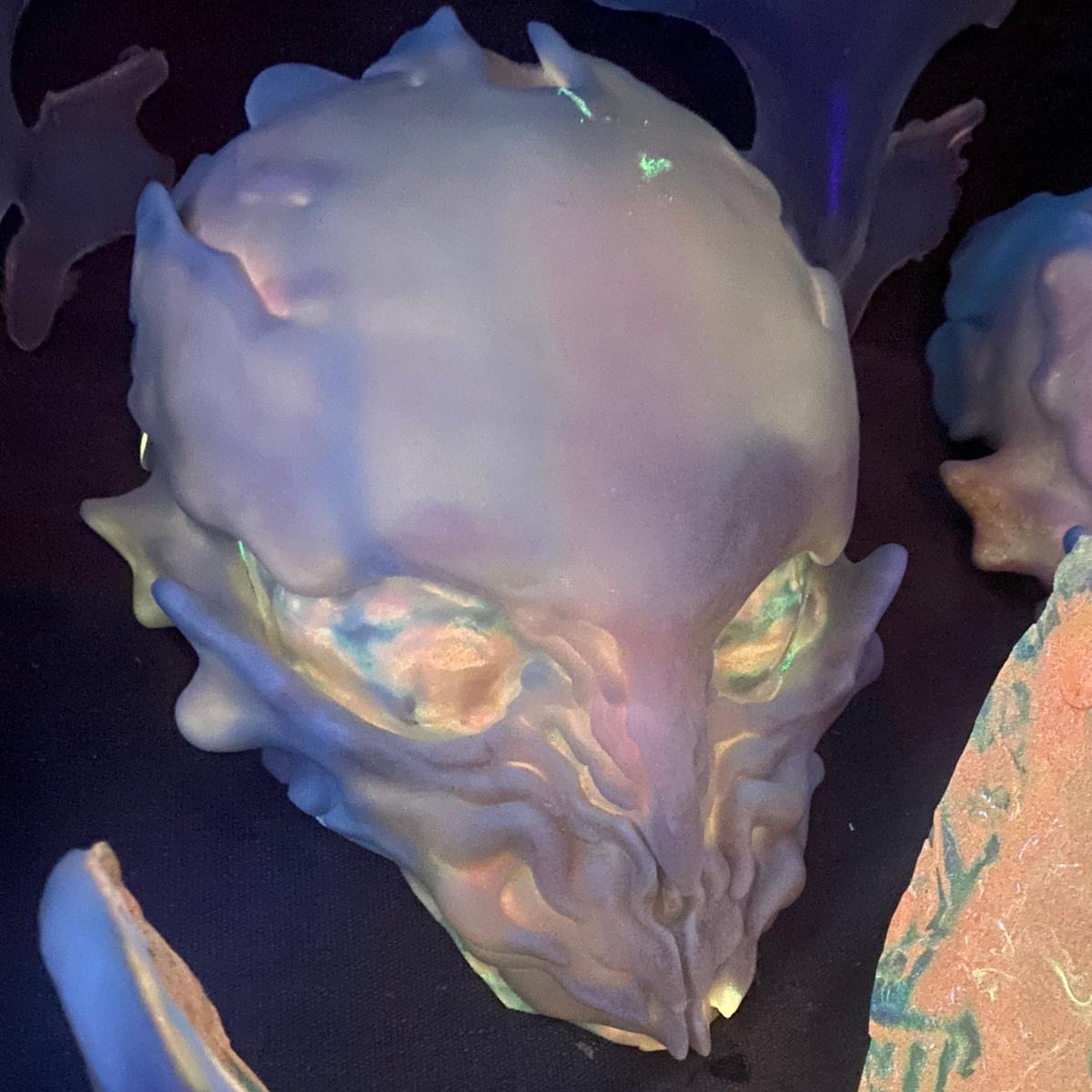 **MISCAST** TRANSLUCENT SEPIOID MASK KIT